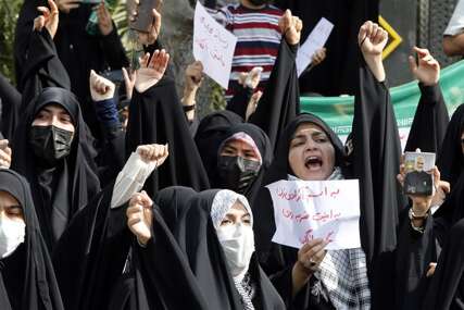 TOTALNI HAOS U IRANU Izrečena nova smrtna kazna, u sukobima ubijeno šest ljudi