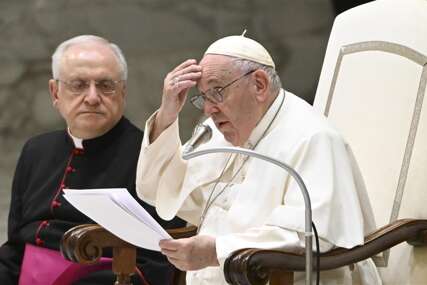 Papa Franjo komentarisao učešće Čečena u agresiji na Ukrajinu, te pretrpio žestoke kritike