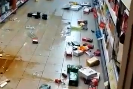 (VIDEO) Prvi snimci nakon zemljotresa u Italiji,  ljudi istrčali na ulice