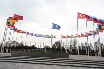 NATO potpisao ugovor od 1,1 milijardi eura za nabavku artlljerijske municije