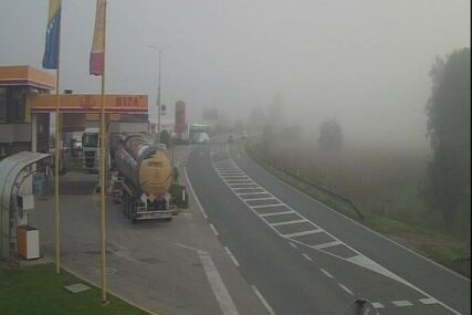 BIHAMK: Na putevima u BiH saobraća se uz slabiji promet vozila, mjestimično magla