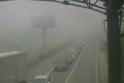 Vozači vozite oprezno: Magla smanjuje vidljivost