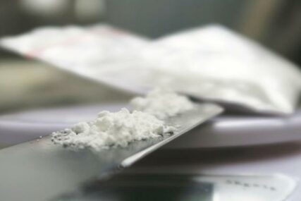 Akcija zagrebačke policije: Kokain natopljen u stolnjacima unosili u Hrvatsku