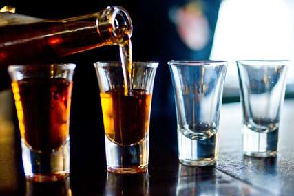 Nemojte piti alkohol na prazan želudac: Evo što to radi tijelu