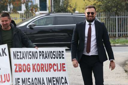 Optuženi u predmetu 'Respiratori' stigli na ročište: Svi nasmijani, osim Novalića