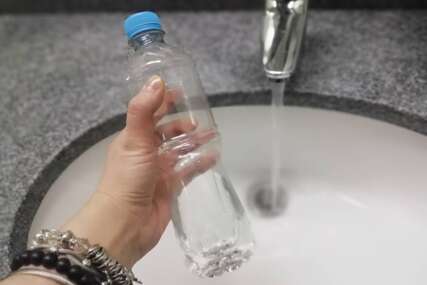 Prošlo je više od 10 dana i dalje na tržištu BiH  flaširana voda puna bakterija!