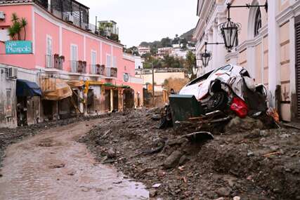 Poplave i klizišta u Italiji, traga se za nestalima