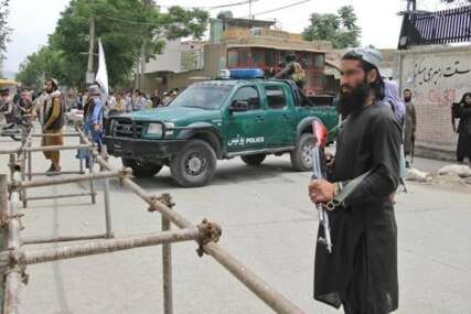 U eksploziji u autobusu s talibanskim službenicima sedmero ranjenih