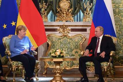 Angela Merkel otkrila šokantnu činjenicu vezanu za  Vladimira Putina
