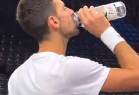 Teniski svijet se pita: Šta to pije Novak Đoković?