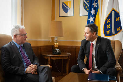 Ambasador SAD u BiH se sastao s Bećirovićem: Razgovarali o aktuelnim temama