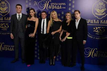 Piksijeva djeca u nikad glamuroznijem izdanju: Sin Marko kao James Bond, Anja i Andrea dostojne Hollywooda