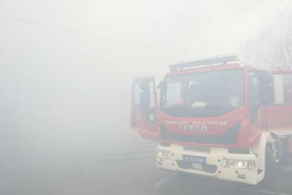 Požar u centru Beograda: Vatru gasila 43 vatrogasca