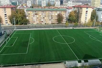 Grbavica, škola fudbala: Završen teren za čiju je sanaciju Općina Novo Sarajevo izdvojila skoro 700.000 KM