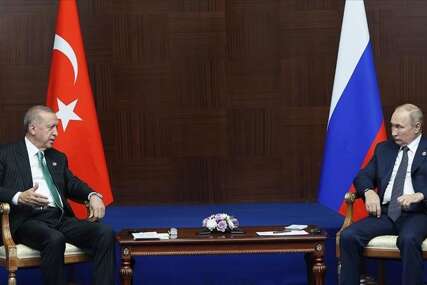Erdogan razgovarao s Putinom: Produženje rata u Ukrajini povećava rizike, potrebno oživjeti diplomatske razgovore