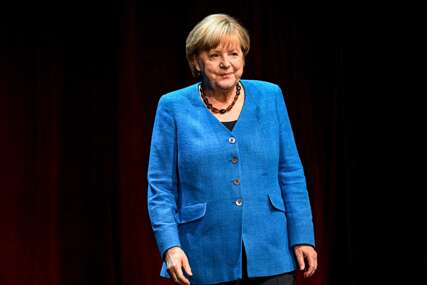 Angela Merkel primila nagradu UNESCO za mir