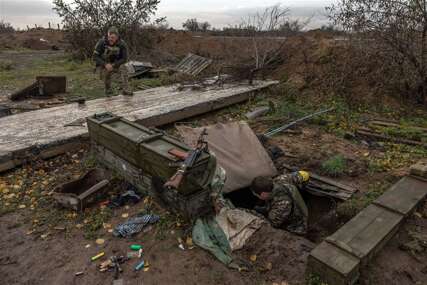 Ranjeni ukrajinski vojnici liječe se na prvoj liniji