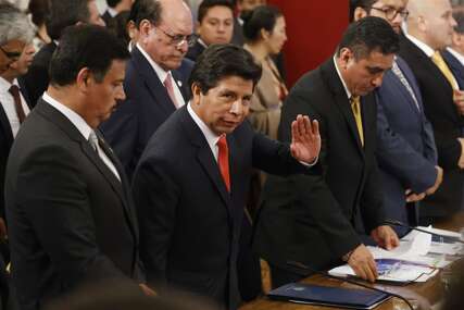 Peruanci izglasali smjenu kontroverznog predsjednika Castilla