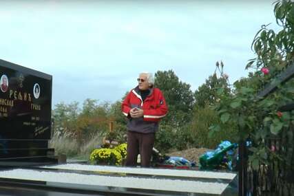 Branislav redovno obilazi svoj spomenik na kom je već uklesao godinu smrti (VIDEO)