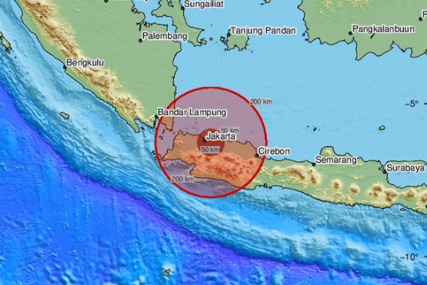Snažan potres pogodio Indoneziju, ljudi u panici bježali iz domova