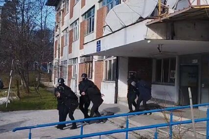 Policija RS-a sprovela u Tužilaštvo BiH pet osoba koje su uhapšene na Sokocu