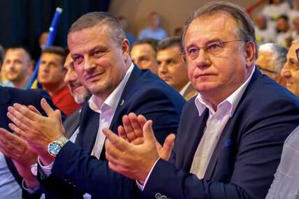 Mijatović pozvao zastupnike SDP-a da glasaju za kandidate opozicije u NSRS-u za Dom naroda PS BiH