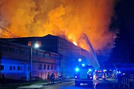 Veliki požar u Hrvatskoj: Vatra progutala krov zgrade