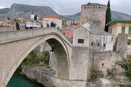 Obilježavanje na mostarski način: Skok bez aplauza sa Starog mosta za žrtve femicida