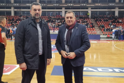 Dodik i Konaković gledali košarku u Laktašima, morali su se dotaći i političkih tema