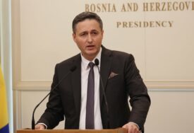 Denis Bećirović protiv izmjena Ustava FBiH: Nedopustive jednokratne intervencije visokog predstavnika