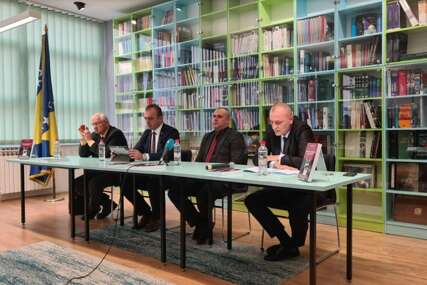 Na FPN UNSA održana promocija knjige "Paradoksi direktne demokratije" prof.dr. Elvisa Fejzića