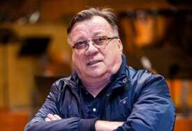 "NIKO NI SA KIM NE GOVORI" Halid Bešlić i danas često dolazi u rodno selo, mještani otkrivaju detalje iz njegovog života (VIDEO)