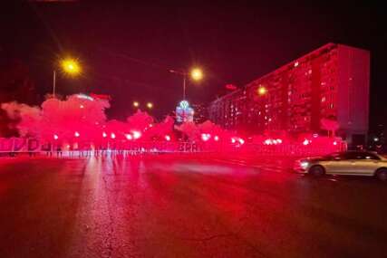 Navijači Želje blokirali saobraćajnicu u Sarajevu: “Ovdje je ubijen naš brat, dok ne bude pravde nećemo stat’!”
