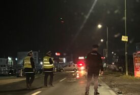 Stravična nesreća kod Živinica: Poginuo mladić (17), tri osobe povrijeđene