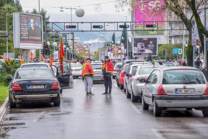 Podgorica danas na nogama: Blokirani prilazi Skupštini Crne Gore, na stotine automobila pristižu