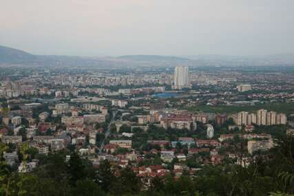 Dojave o postavljenim bombama u 15 škola u Skoplju