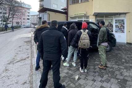 STIGLI IZ AFGANISTANA, NEPALA, INDIJE... Izmješteno 30 migranata iz kuće na Ilidži
