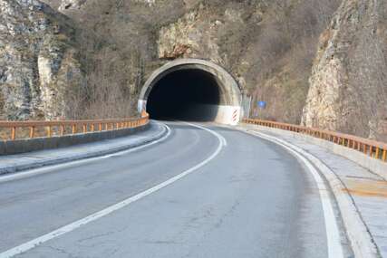 Obavijest za građane: Zašto još nije realizovan projekat uvođenja rasvjete u tunel Vratnik