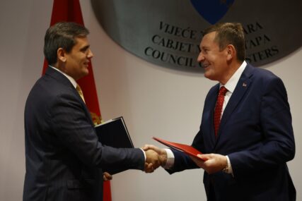BiH i Crna Gora potpisale memorandum o saradnji na izgradnji međudržavnog mosta (FOTO)
