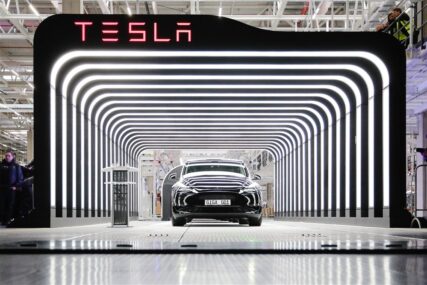 Tesla u 2022. prodala rekordnih 1,3 miliona električnih vozila, no cilj nije ostvarila