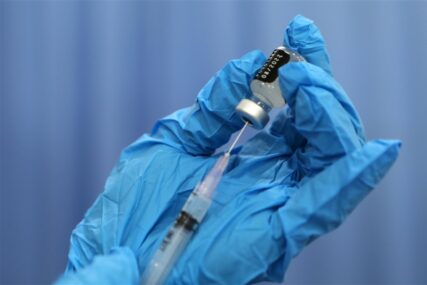 WHO: Stopa vakcinacije protiv korone i gripe je jako niska