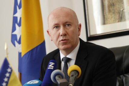 Dunović tvrdi da će Konaković na narednoj sjednici Vijeća ministara imenovati direktora OSA-e: Kako će to uraditi kad ni on nije prošao sigurnosne provjere?
