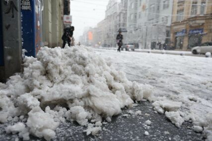 Forto pozvao i građane da čiste snijeg: 43 od 44 vozila su na ulicama Sarajeva