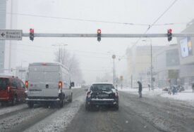 Vozite oprezno, moguće stvaranje poledice na cestama u BiH
