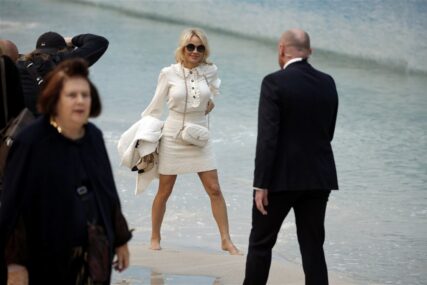 Pamela Anderson progovorila o vezi sa Putinom: Izludio me