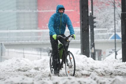 Slovenci ne odustaju od bicikla ni po snijegu