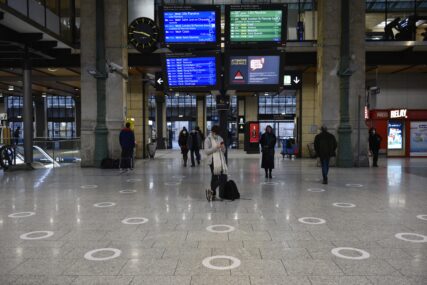 Šestoro povrijeđenih u napadu nožem na željezničkoj stanici u Parizu