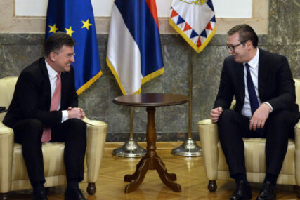 Lajčak pohvalio Vučića: 'Pokazao je odgovoran pristup i spremnost da donosi teške odluke'