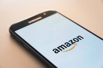 Burno u tehnološkom sektoru: Amazon najavio masovne otkaze, Meta papreno kažnjena