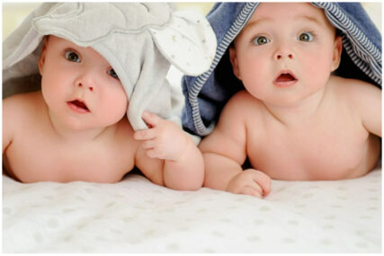 U posljednje vrijeme raste broj blizanačkih trudnoća, koji faktori na to utiču?
